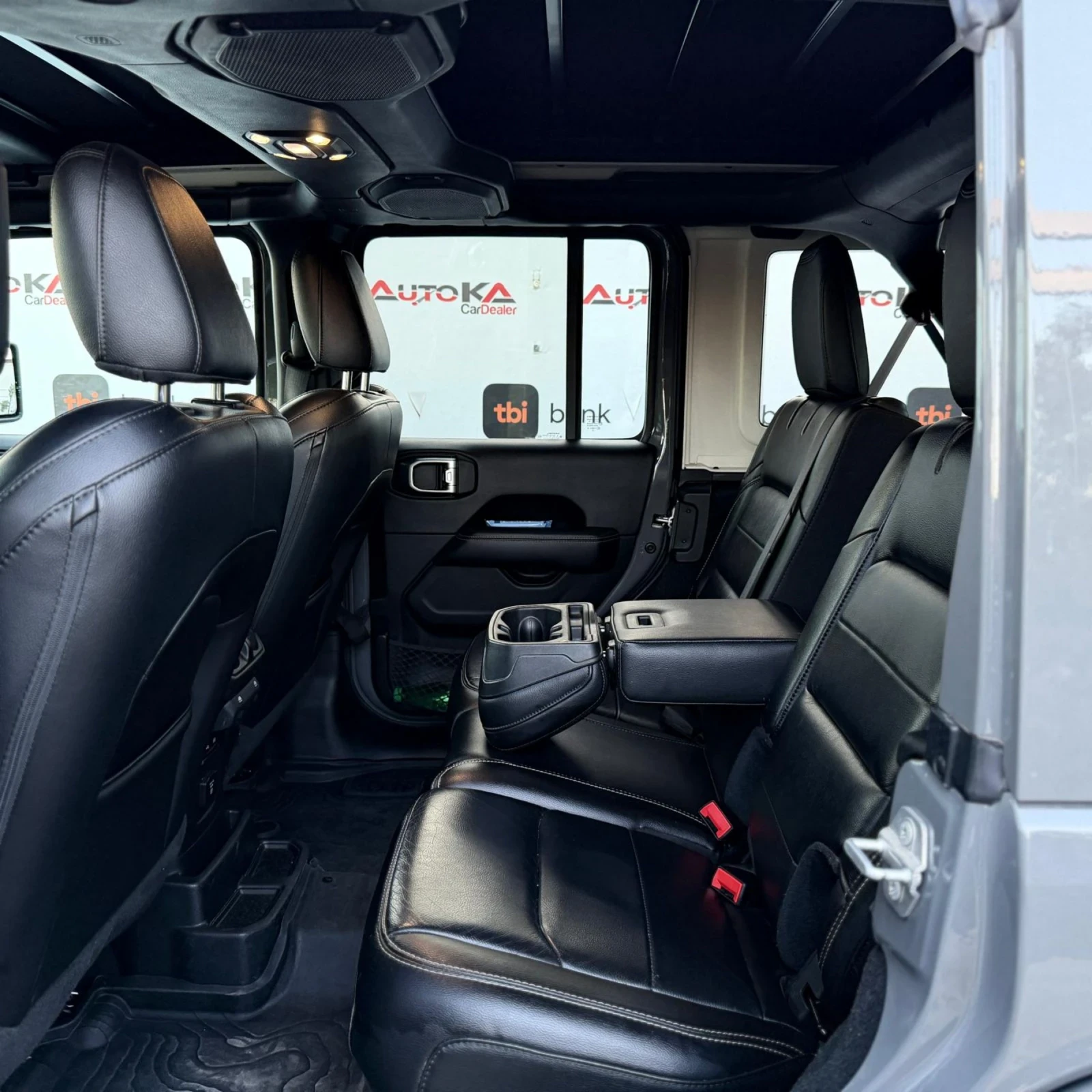 Jeep Wrangler 3.6i-290кс= 57.000KM= SAHARA= DOBINSONS= FULL , снимка 9 - Автомобили и джипове - 53845167