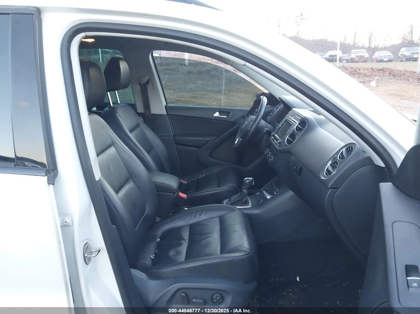 VW Tiguan 2.0L I-4 DI, DOHC, VVT, TURBO, 200HP All Wheel, снимка 5 - Автомобили и джипове - 53879155