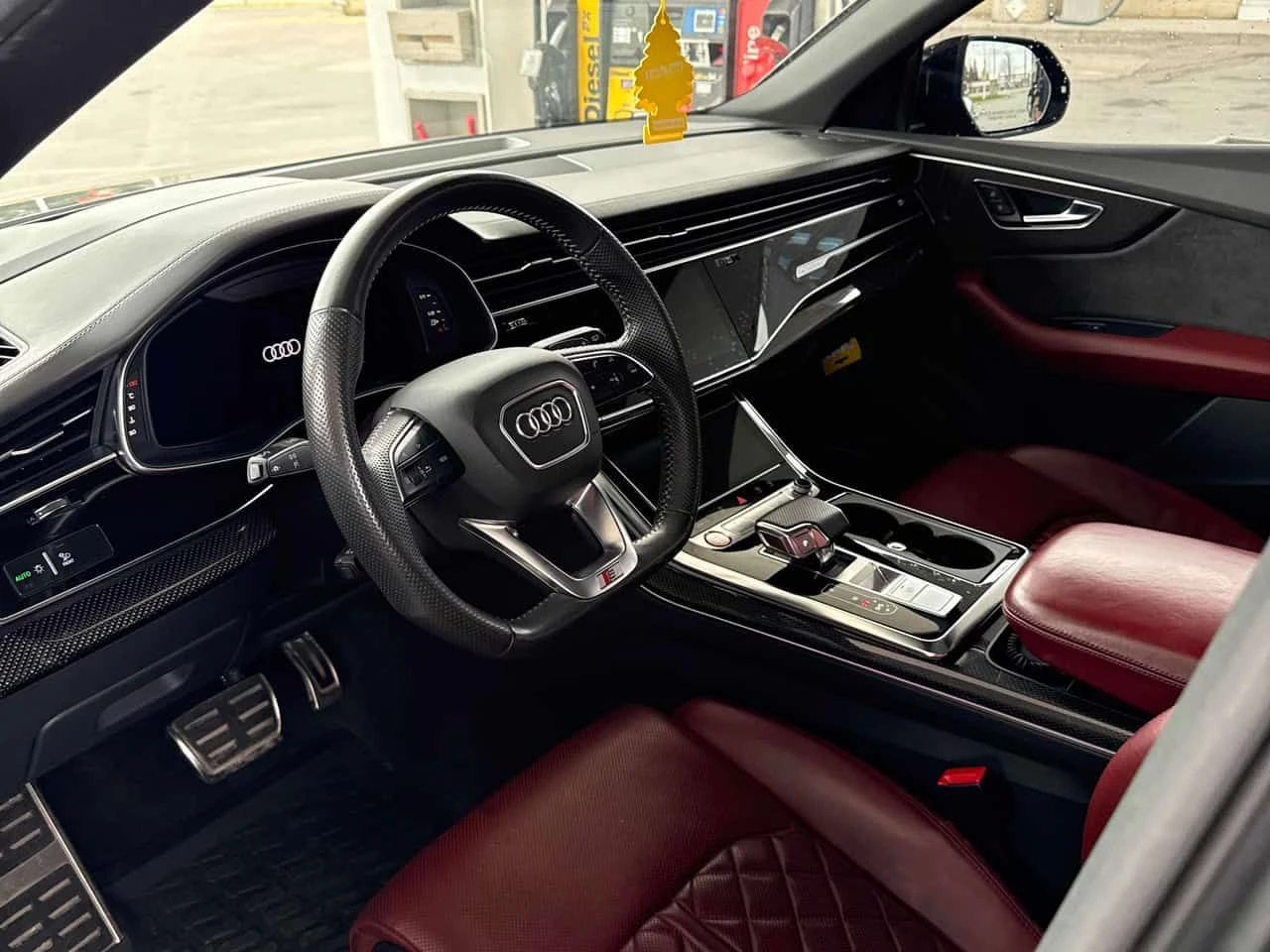 Audi SQ8 4.0 TFSI quattro/ОБДУХВАНЕ/ПАНОРАМА/ДИСТРОНИК/360, снимка 7 - Автомобили и джипове - 54483843
