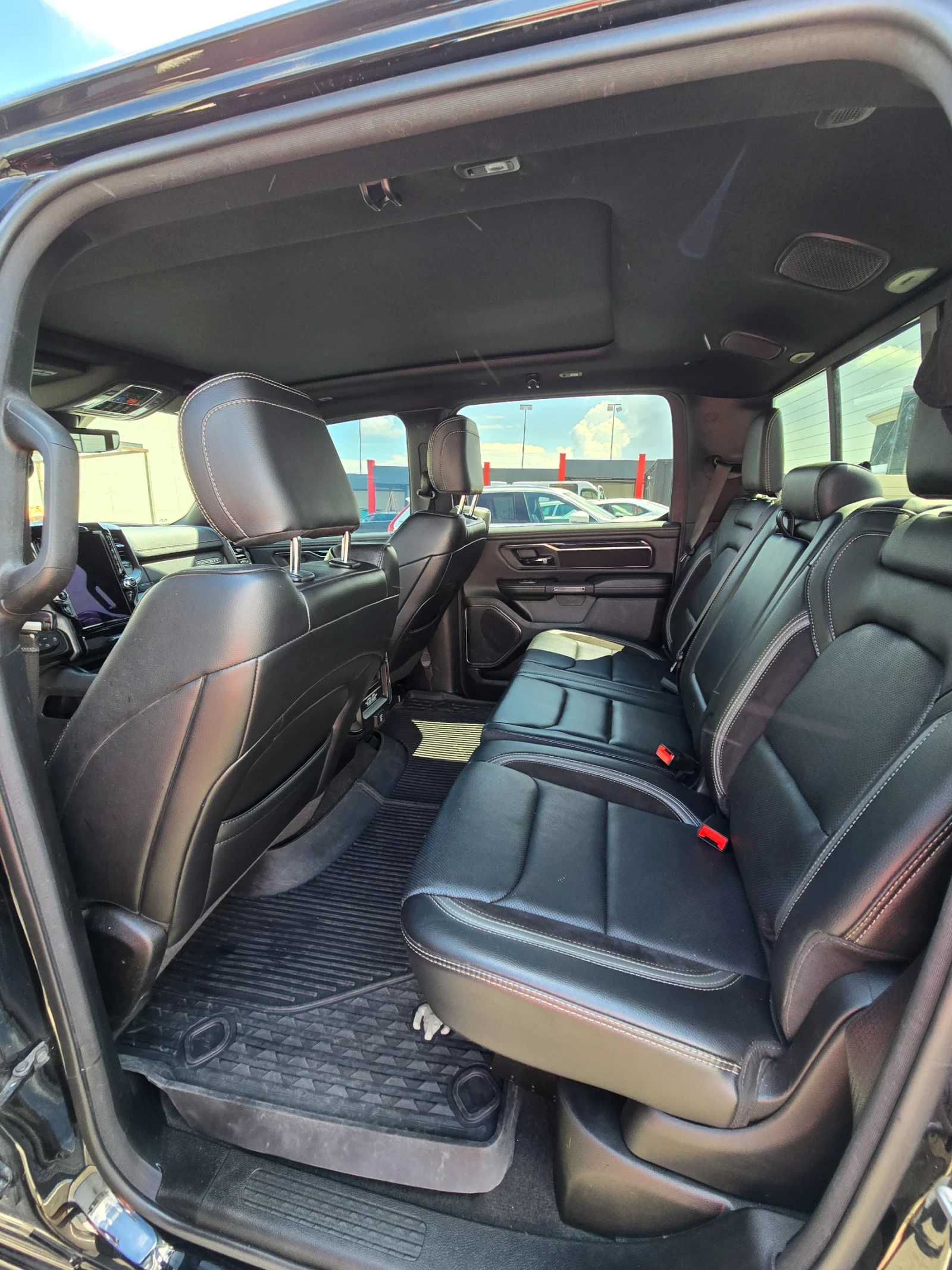 Dodge RAM 1500 Sport G/T 5.7L HEMI V8 eTorque, снимка 10 - Автомобили и джипове - 54953420