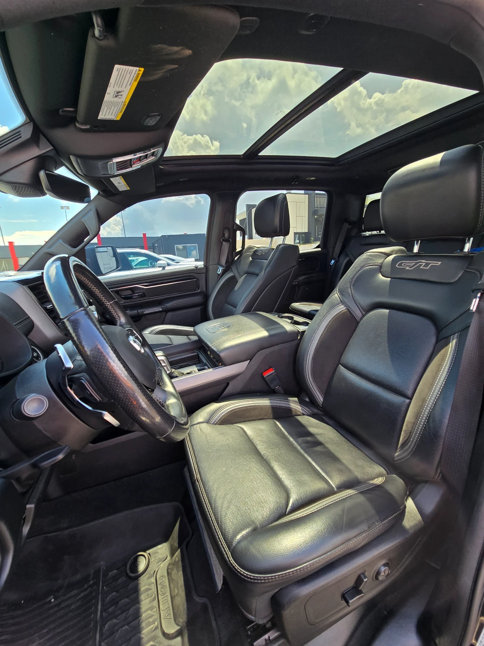 Dodge RAM 1500 Sport G/T 5.7L HEMI V8 eTorque, снимка 12 - Автомобили и джипове - 54953420