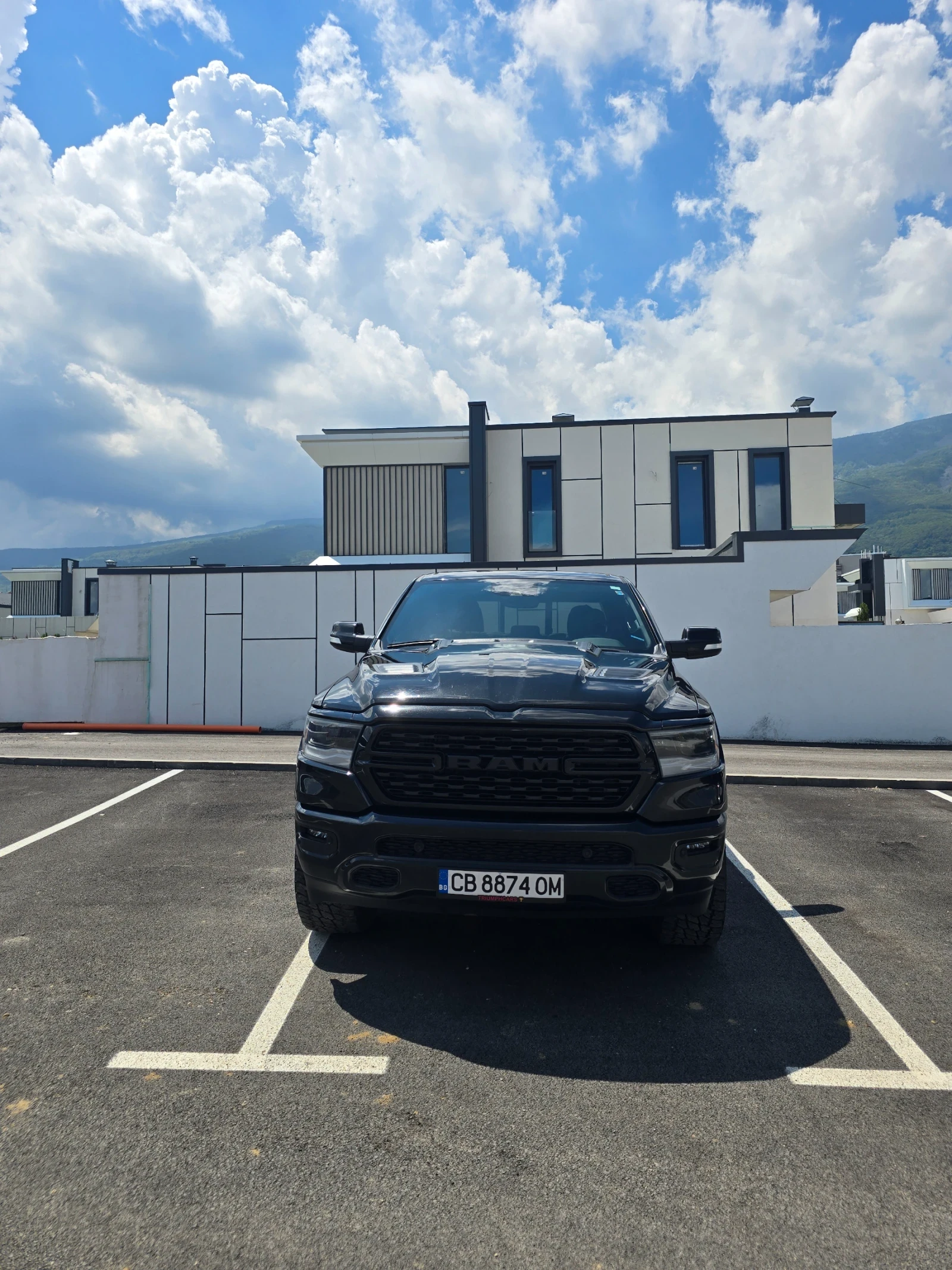 Dodge RAM 1500 Sport G/T 5.7L HEMI V8 eTorque, снимка 2 - Автомобили и джипове - 54953420