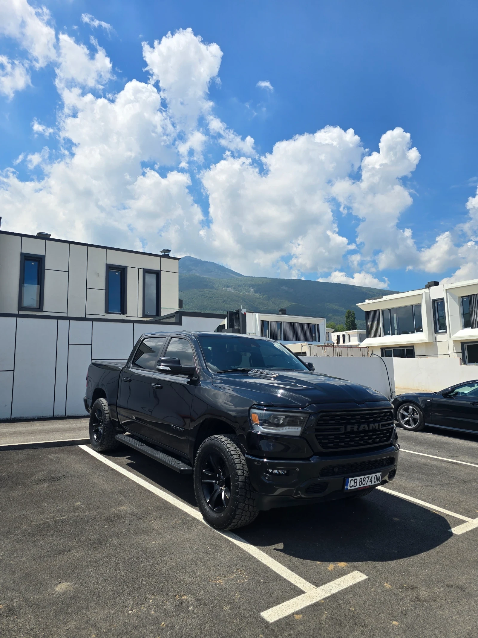 Dodge RAM 1500 Sport G/T 5.7L HEMI V8 eTorque, снимка 3 - Автомобили и джипове - 54953420
