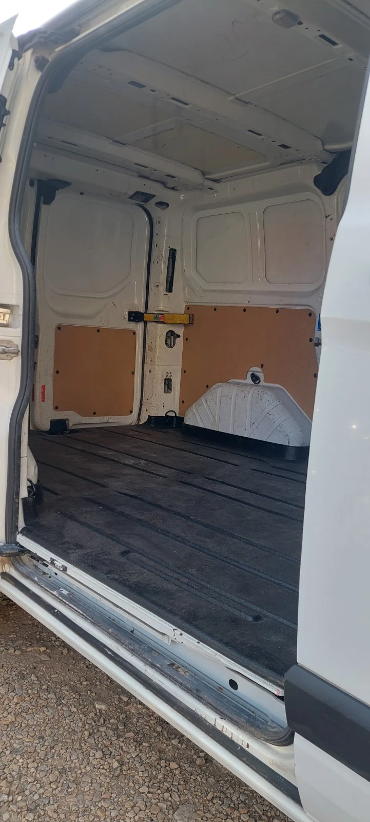Ford Transit Custom 2.2 tdci клима, снимка 8 - Бусове и автобуси - 56584627