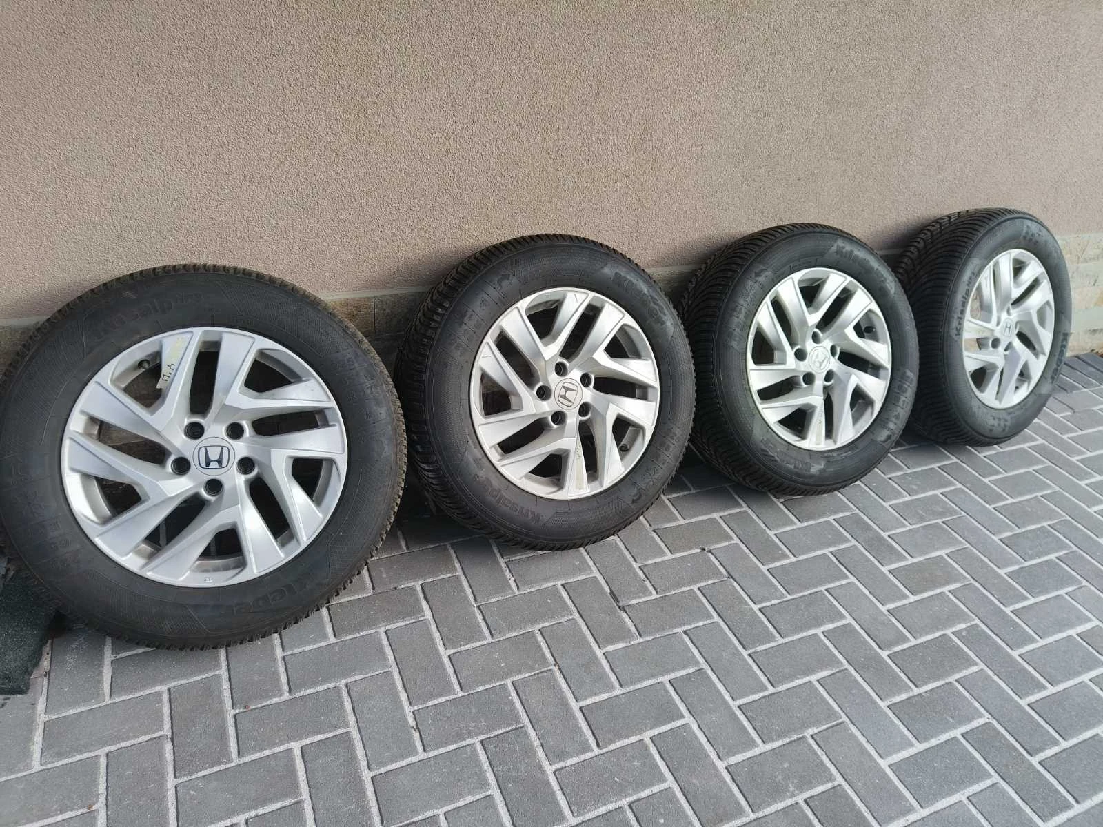 Гуми с джанти Kleber 225/65R17, снимка 2 - Гуми и джанти - 53712925