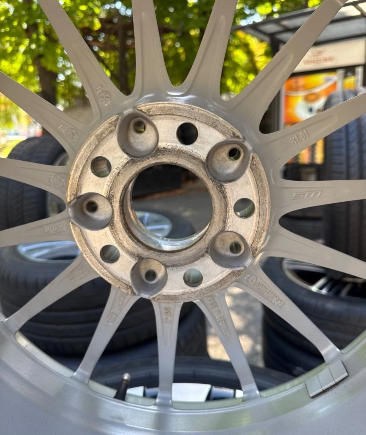Гуми с джанти Yokohama 285/35R18, снимка 2 - Гуми и джанти - 55845370