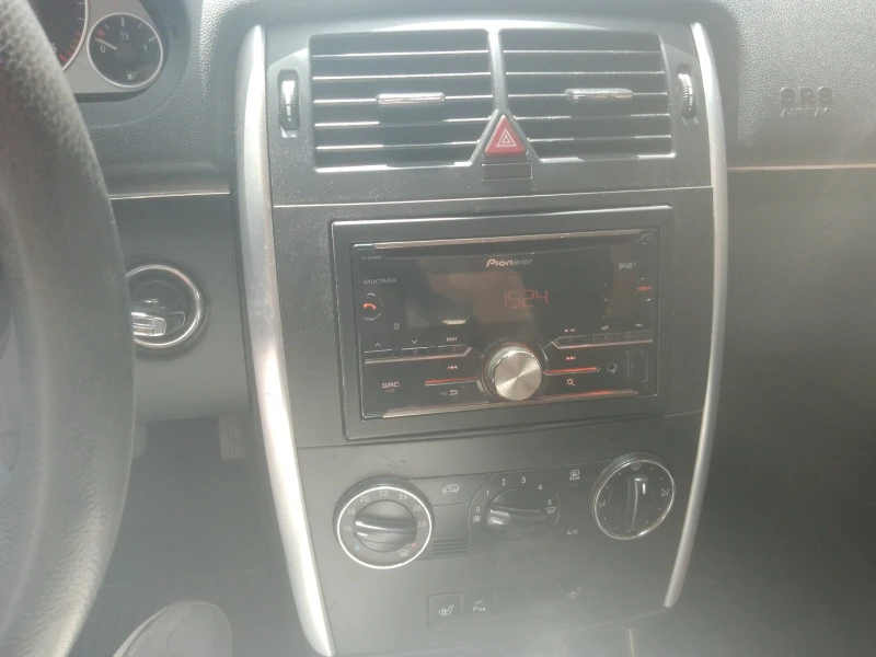 Mercedes-Benz B 180, снимка 6 - Автомобили и джипове - 52385740