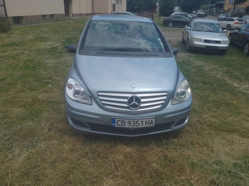 Mercedes-Benz B 180