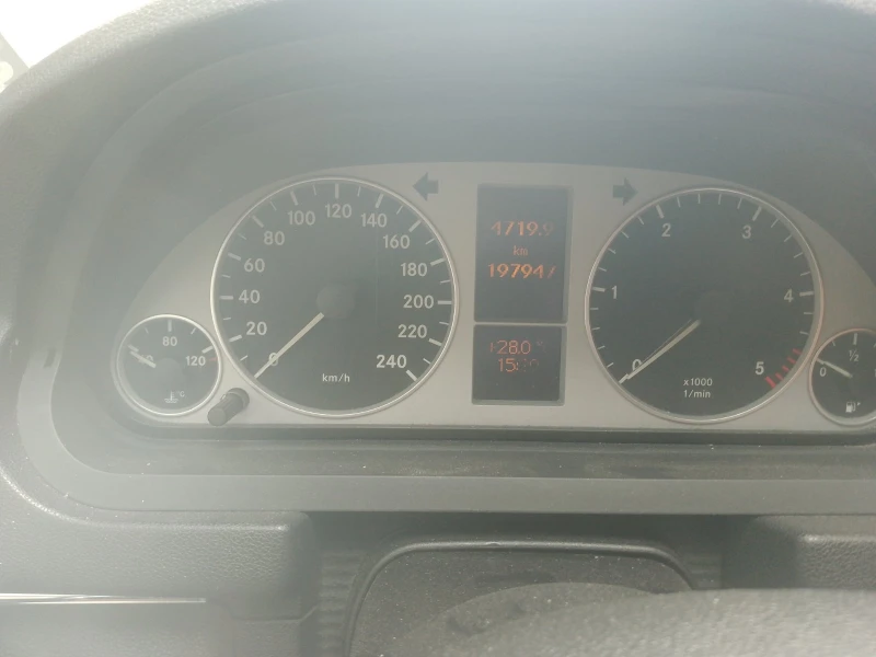 Mercedes-Benz B 180, снимка 4 - Автомобили и джипове - 52385740