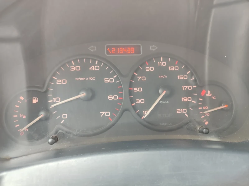 Peugeot Partner, снимка 17 - Автомобили и джипове - 52619499