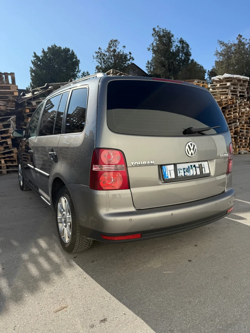 VW Touran 6+ 1 DSG Facelift, снимка 3 - Автомобили и джипове - 52801189