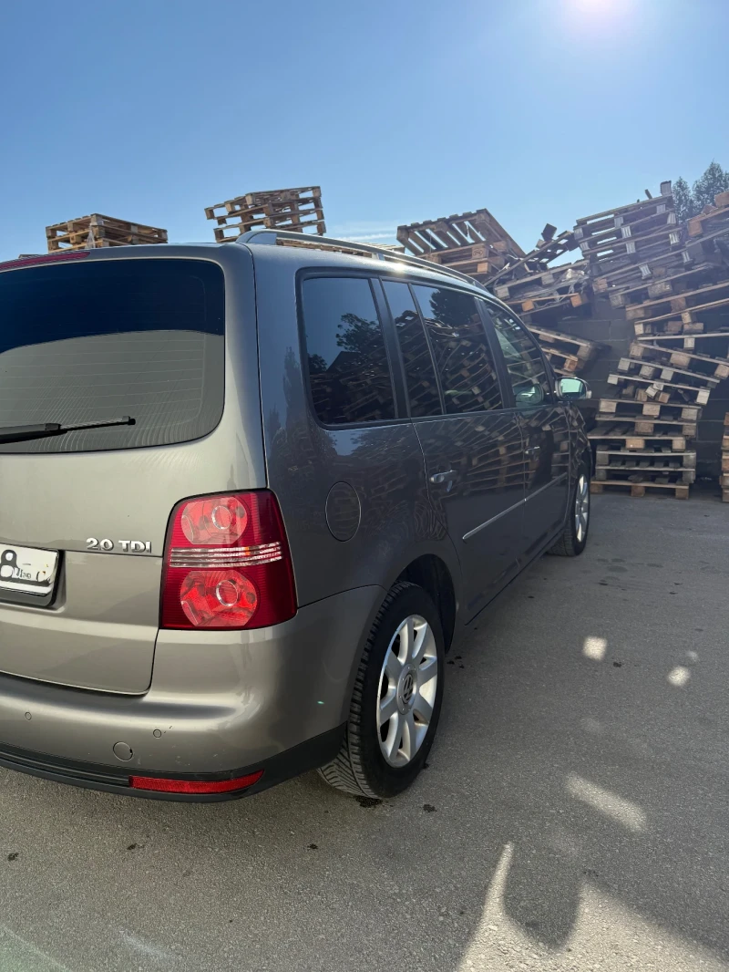 VW Touran 6+ 1 DSG Facelift, снимка 4 - Автомобили и джипове - 52801189