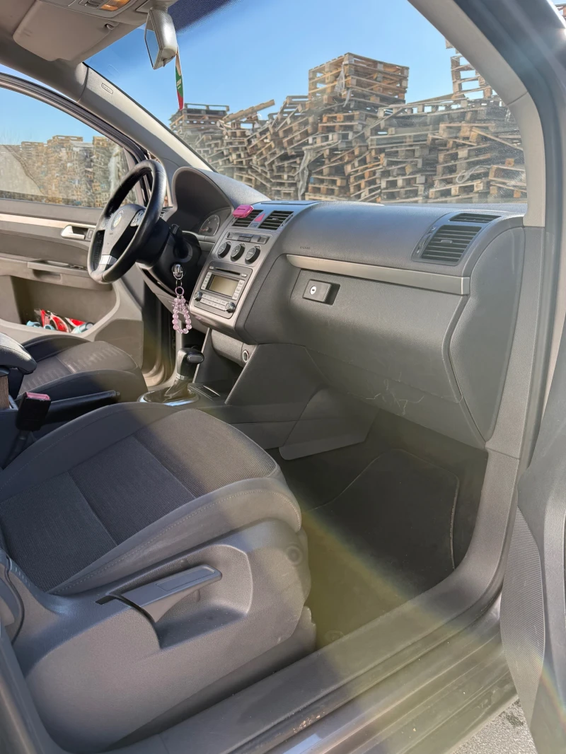 VW Touran 6+ 1 DSG Facelift, снимка 6 - Автомобили и джипове - 52801189