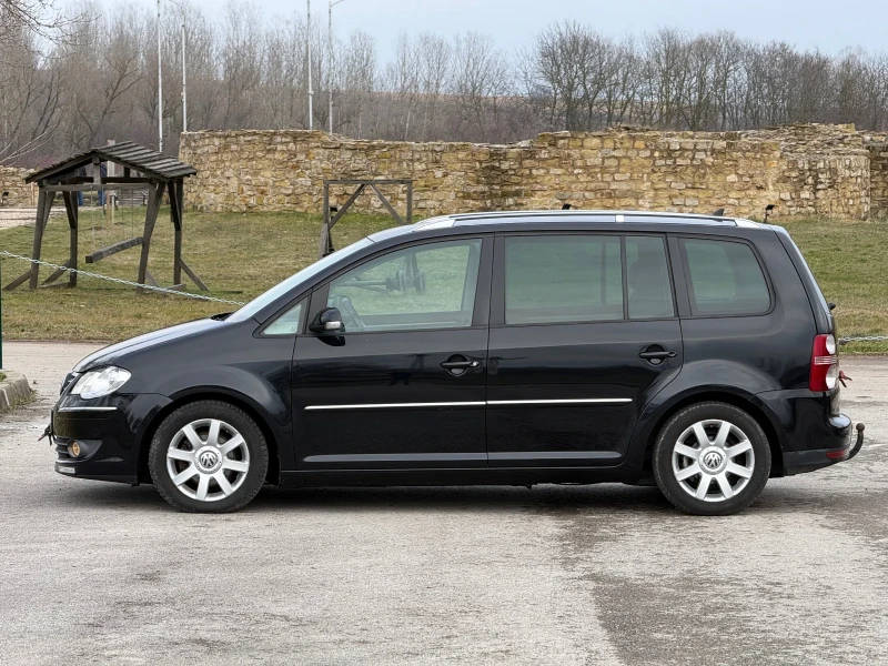 VW Touran 2.0TDI AVTOMAT, снимка 4 - Автомобили и джипове - 53310661