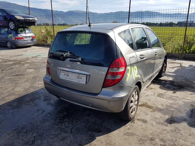 Mercedes-Benz A 160 2.0 cdi, снимка 2 - Автомобили и джипове - 45613938