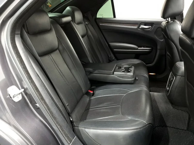 Chrysler 300c 3.6 AWD - САМО 30% АВАНС, снимка 12 - Автомобили и джипове - 56251079