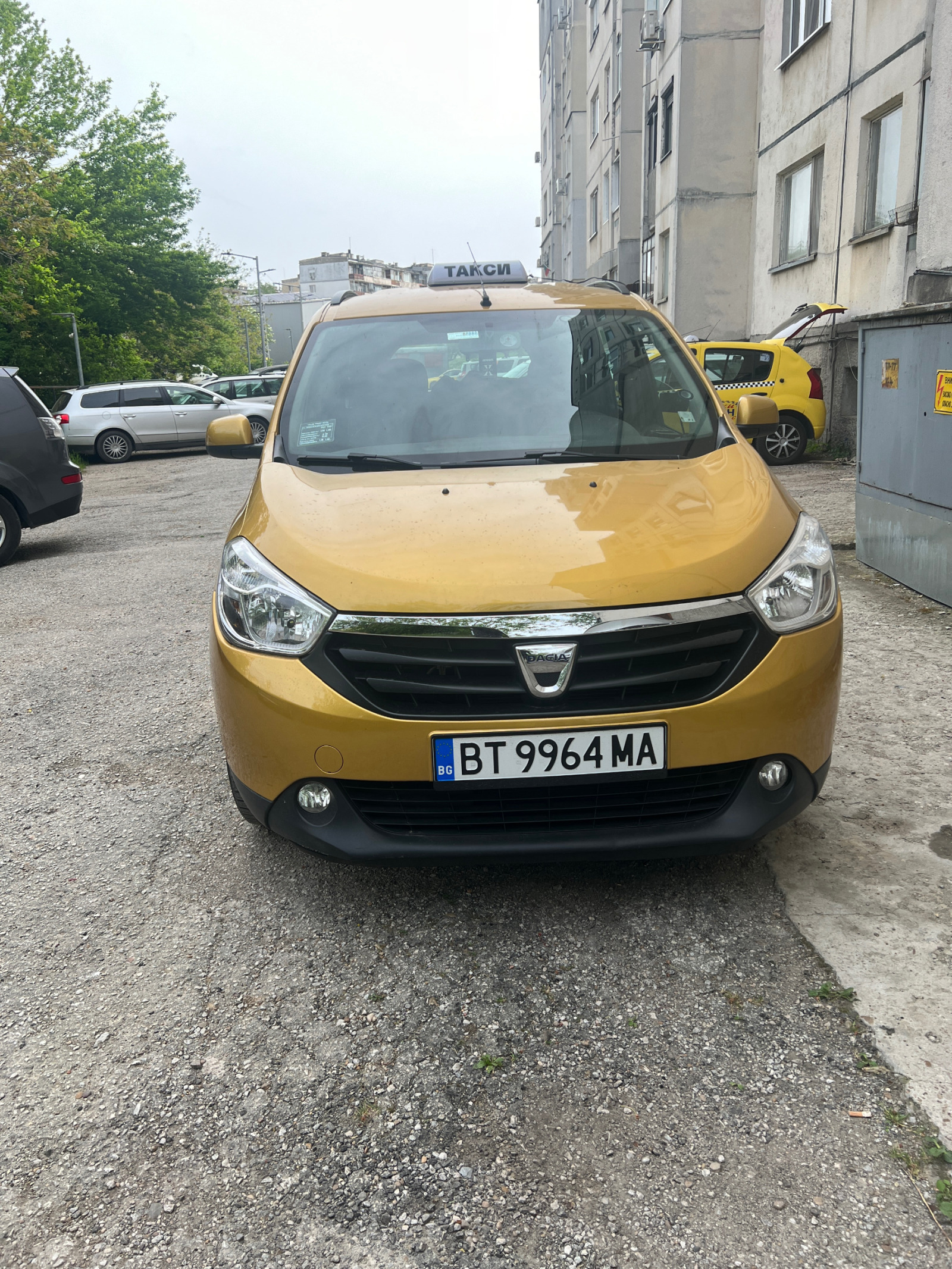 Dacia Lodgy 1.6i - изображение 1