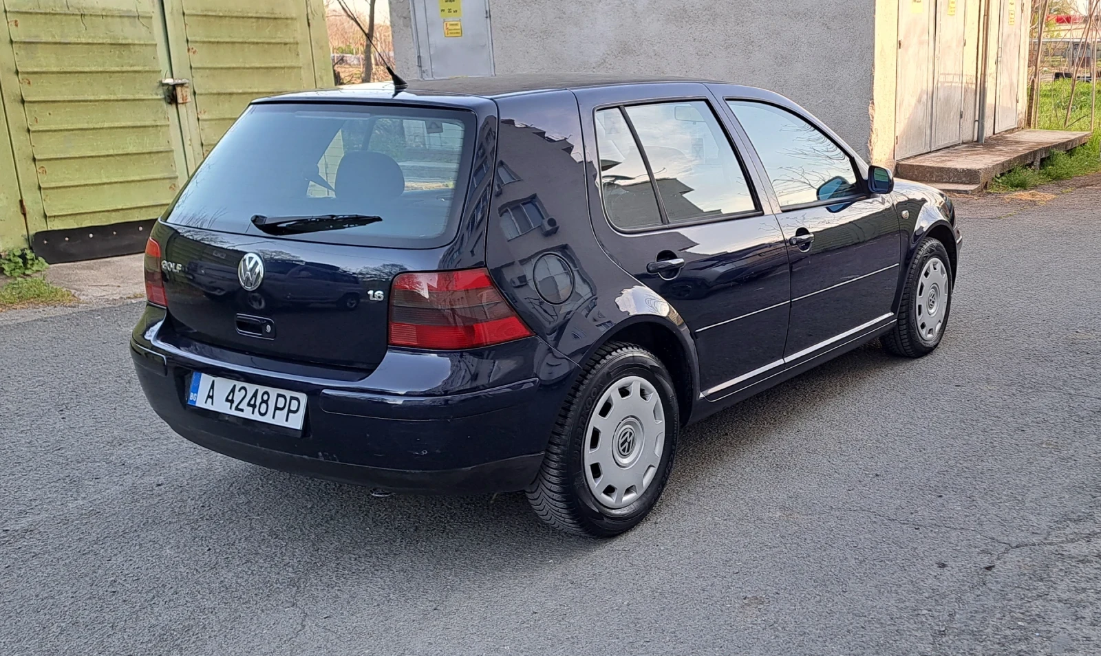 VW Golf 1.6SR/101/газ - изображение 5