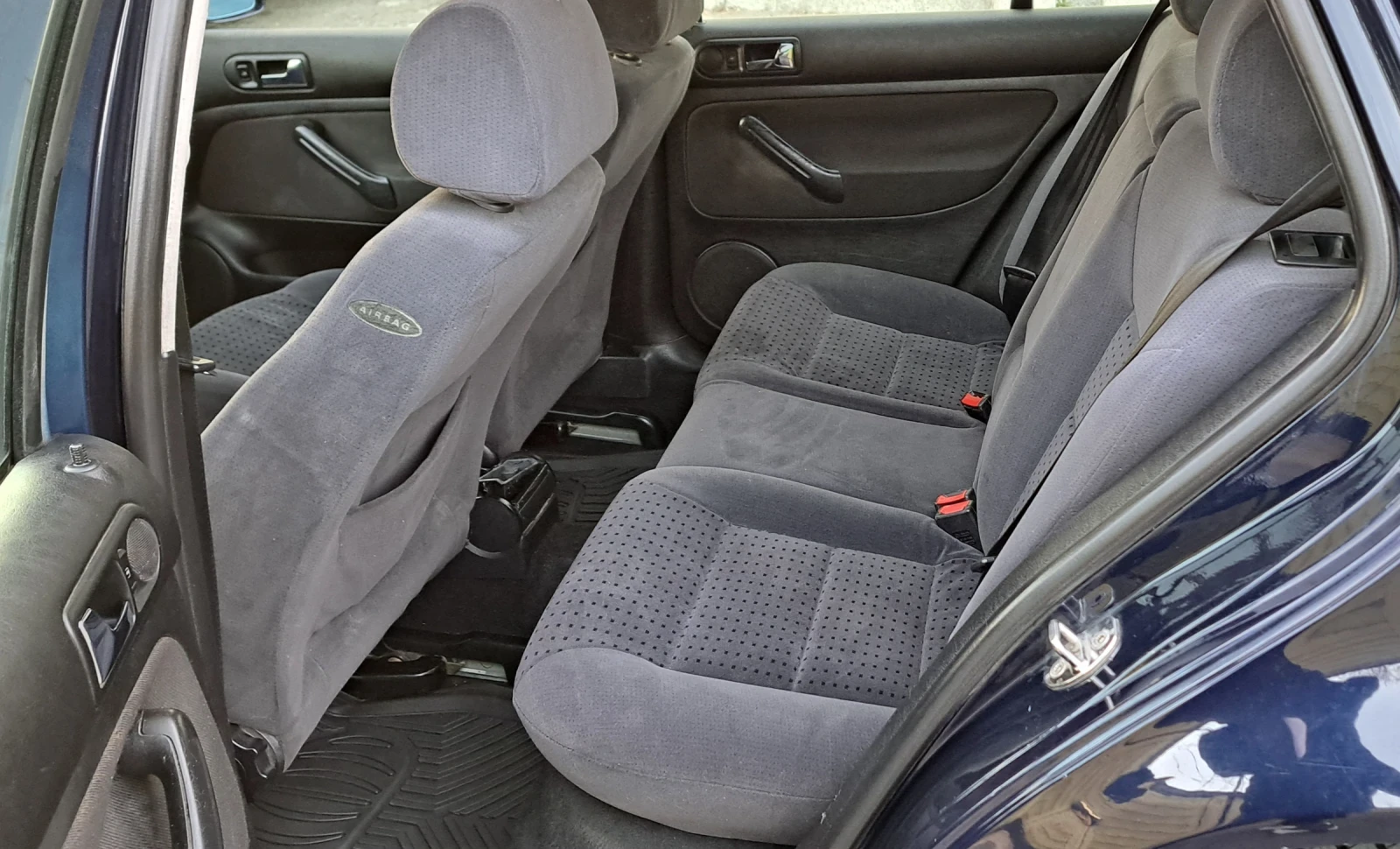 VW Golf 1.6SR/101/газ - изображение 8