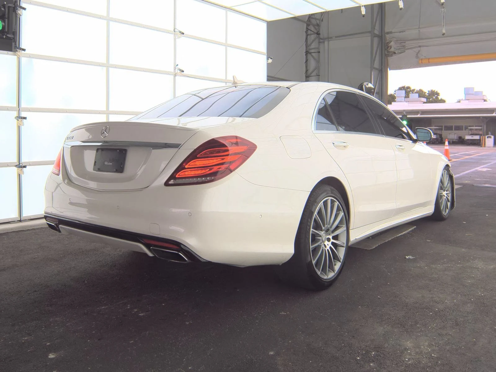 Mercedes-Benz S 550 AMG* DISTRO* BURMASTER* ОБДУХ* МАСАЖ* KEYLESS* 360 - изображение 5