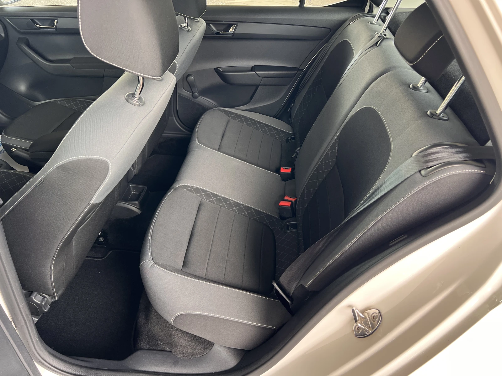 Skoda Fabia AMBITION/1.0TSI/95K.C./5MT - изображение 10