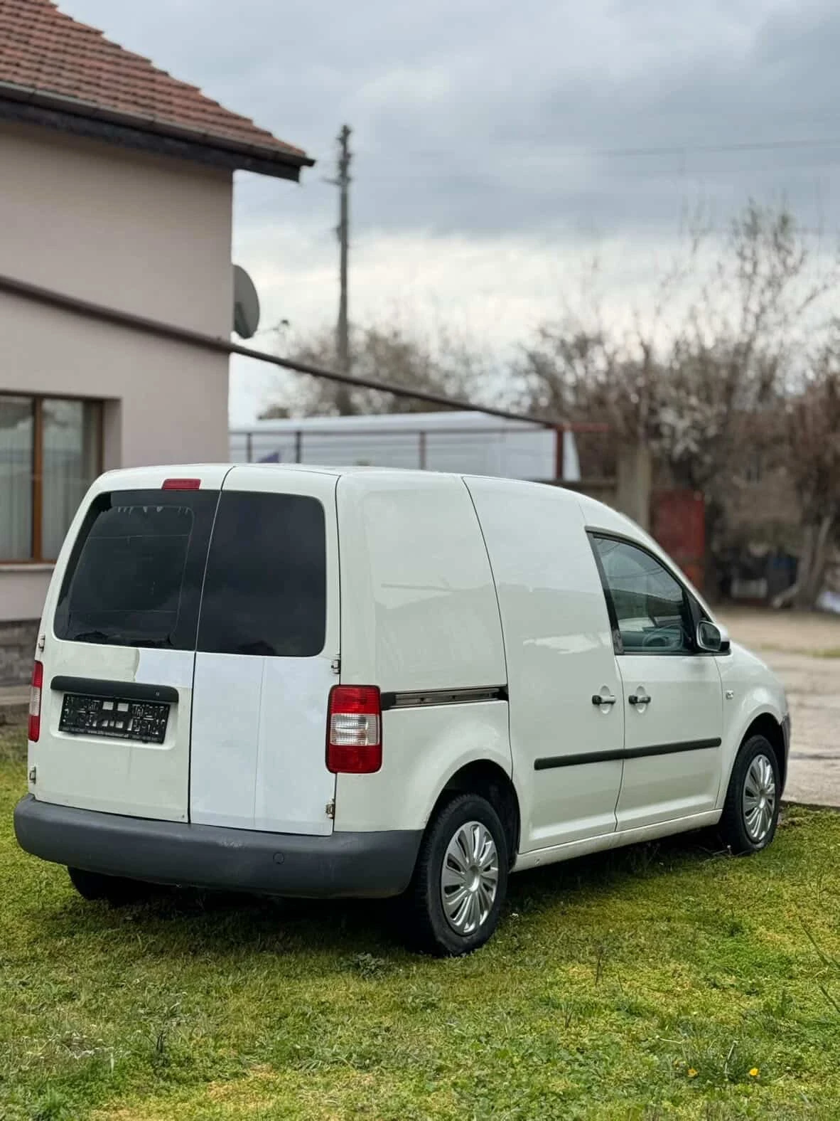 VW Caddy 2.0 SDI, снимка 3 - Автомобили и джипове - 54365732