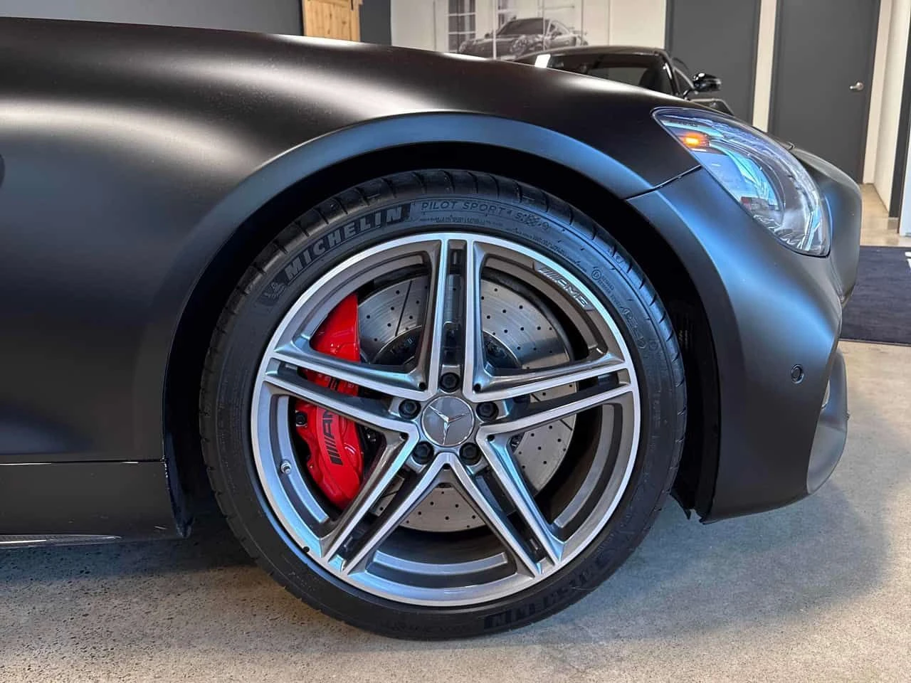 Mercedes-Benz AMG GT C V8 BITURBO| BURMESTER| HUD| 360| 2 КЛЮЧА, снимка 9 - Автомобили и джипове - 54641288