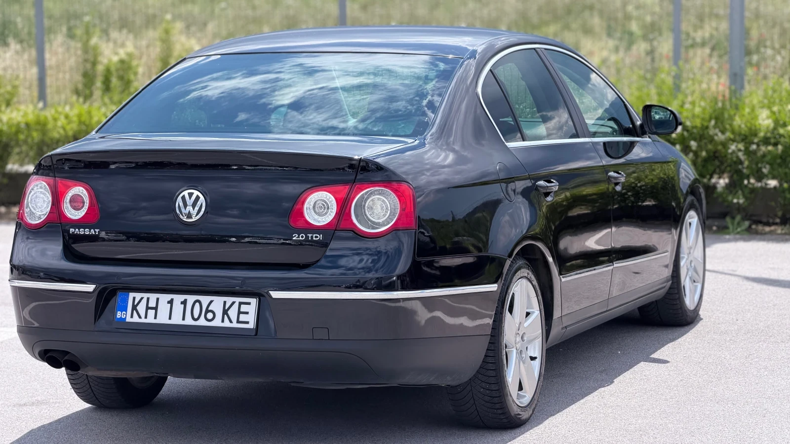 VW Passat 2.0TDI * ОБСЛУЖЕН* РЕГИСТРИРАН* ЛИЗИНГ* , снимка 4 - Автомобили и джипове - 54965021