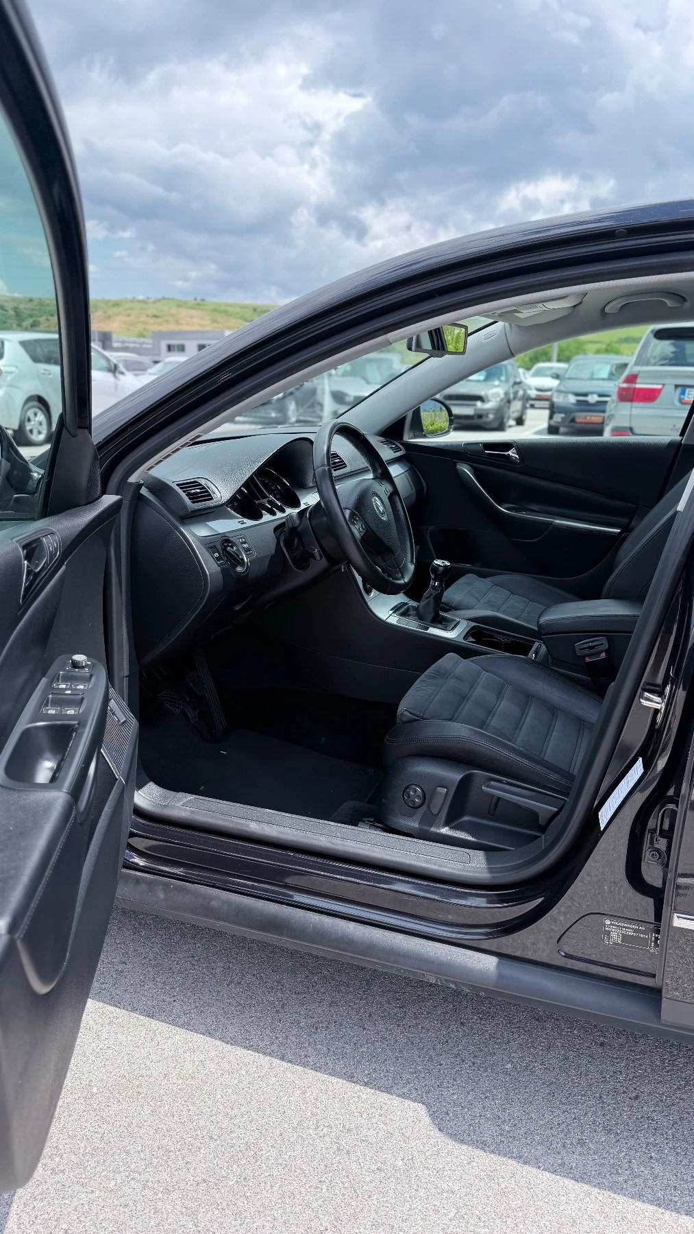 VW Passat 2.0TDI * ОБСЛУЖЕН* РЕГИСТРИРАН* ЛИЗИНГ* , снимка 7 - Автомобили и джипове - 54965021