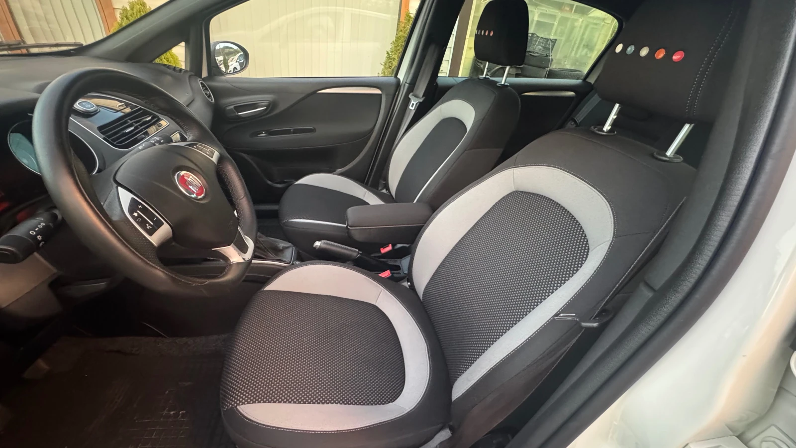 Fiat Punto 1.4 sport Grande punto , снимка 9 - Автомобили и джипове - 55099519