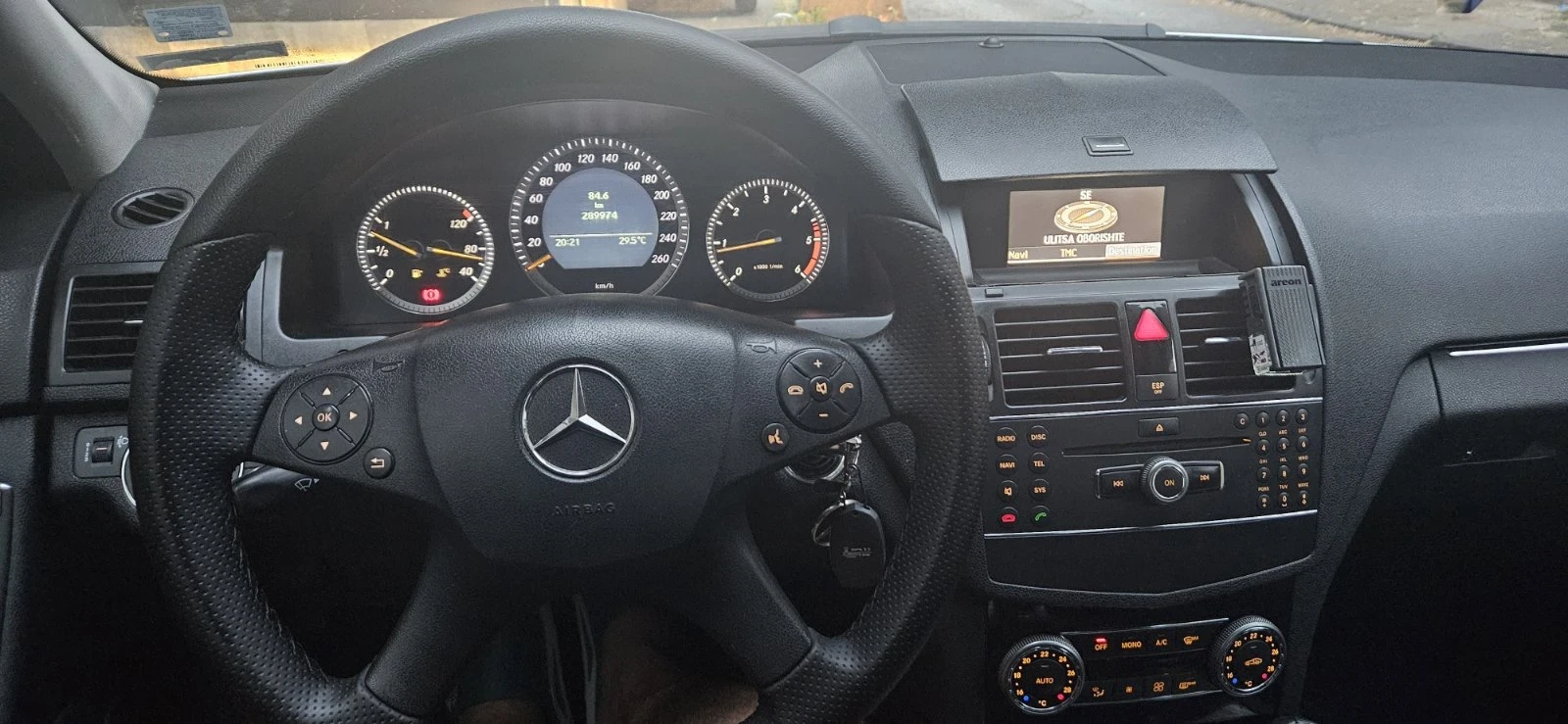 Mercedes-Benz C 200, снимка 10 - Автомобили и джипове - 55212427
