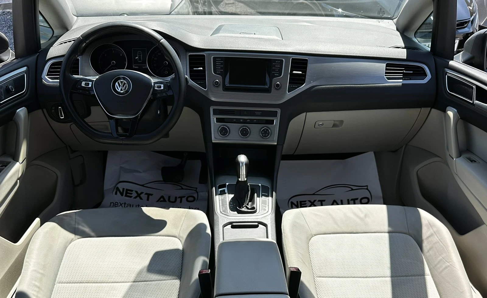 VW Golf SPORTSVAN 1.6TDI 110HP DSG LED EU6B, снимка 9 - Автомобили и джипове - 55716098