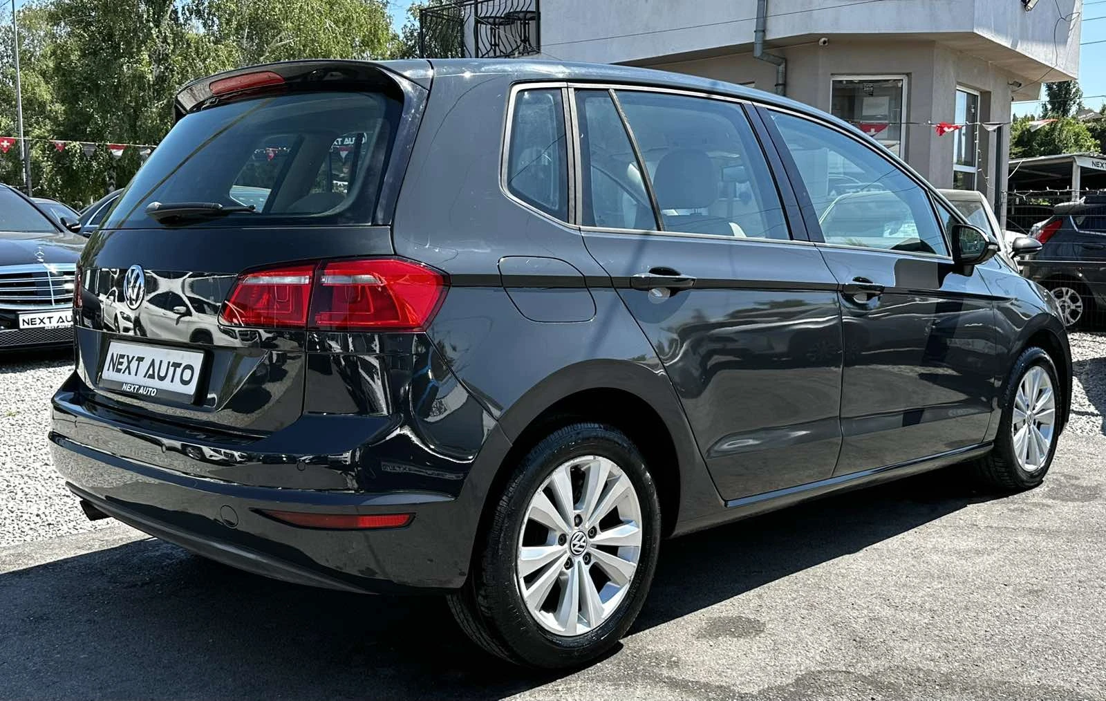 VW Golf SPORTSVAN 1.6TDI 110HP DSG LED EU6B, снимка 5 - Автомобили и джипове - 55716098