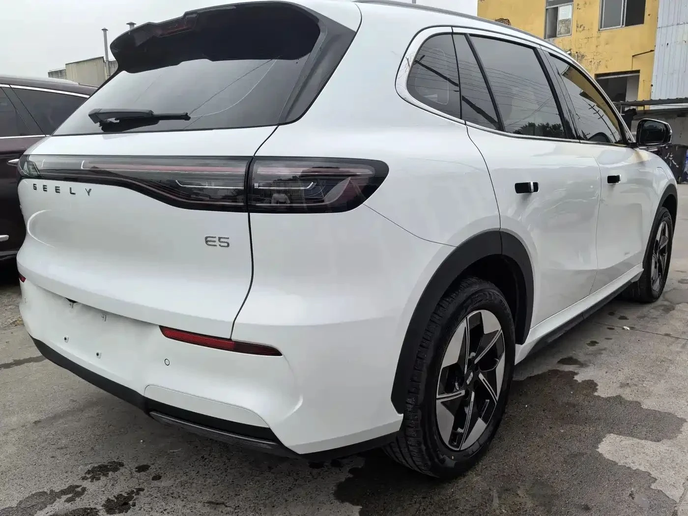 Geely EX5, снимка 4 - Автомобили и джипове - 56711657