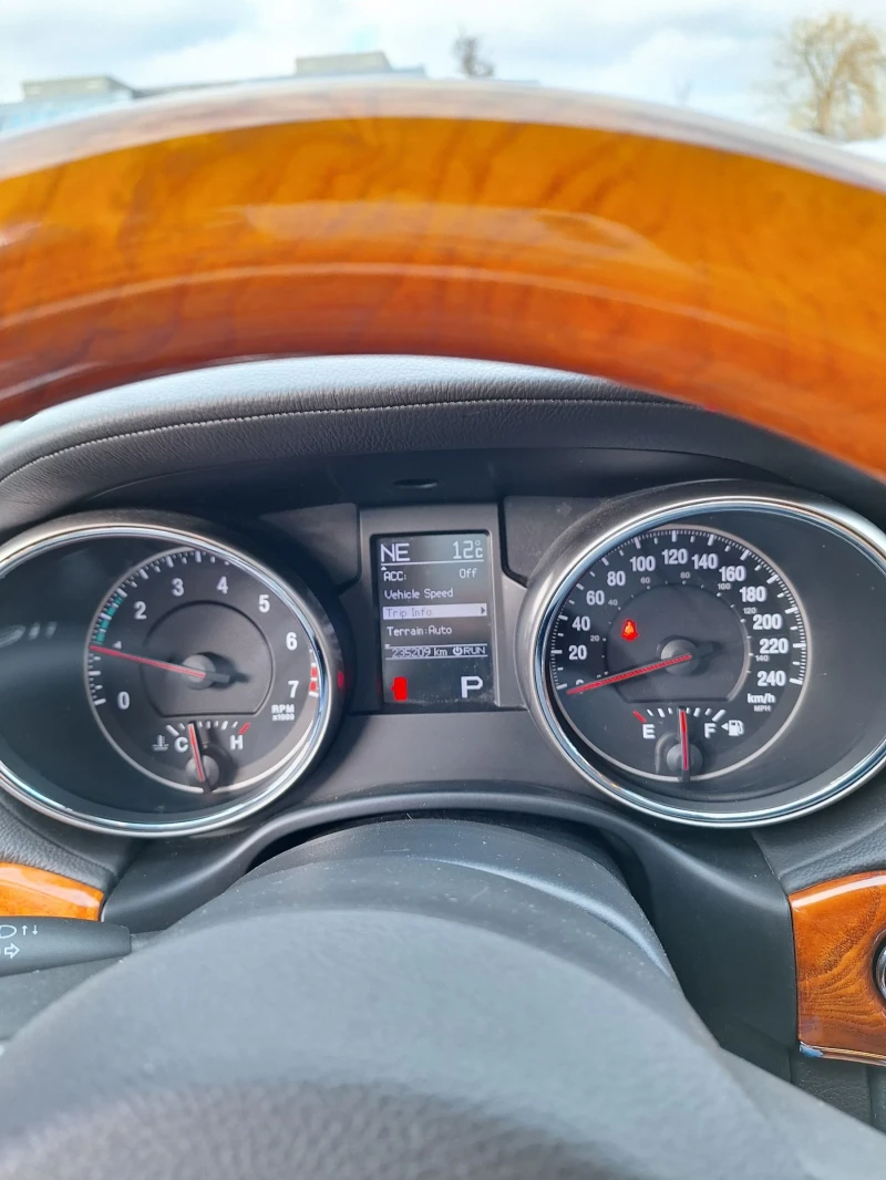 Jeep Grand cherokee 3.6 LPG , Overland , снимка 13 - Автомобили и джипове - 52280293