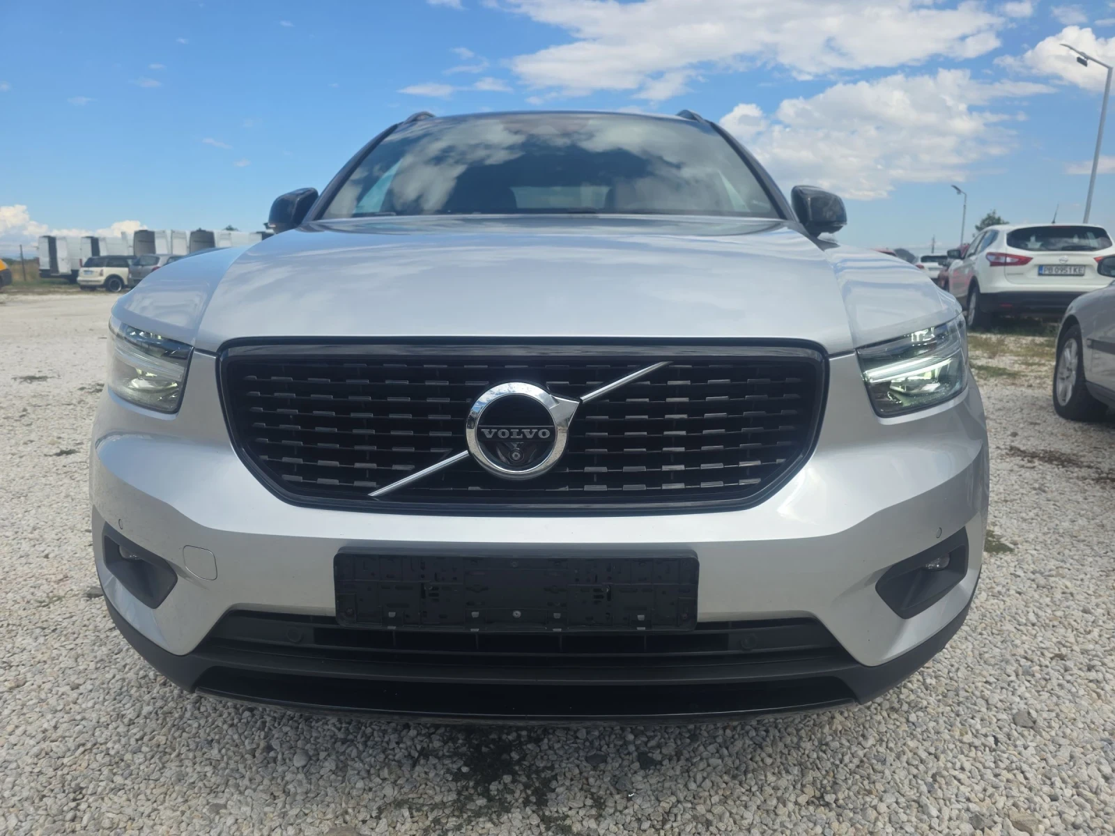 Volvo XC40 2.0Т 190кс R-Design, снимка 1