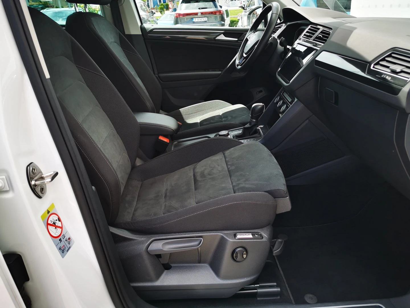 VW Tiguan 2.0 TDI SCR DSG 4MO Highline - изображение 6