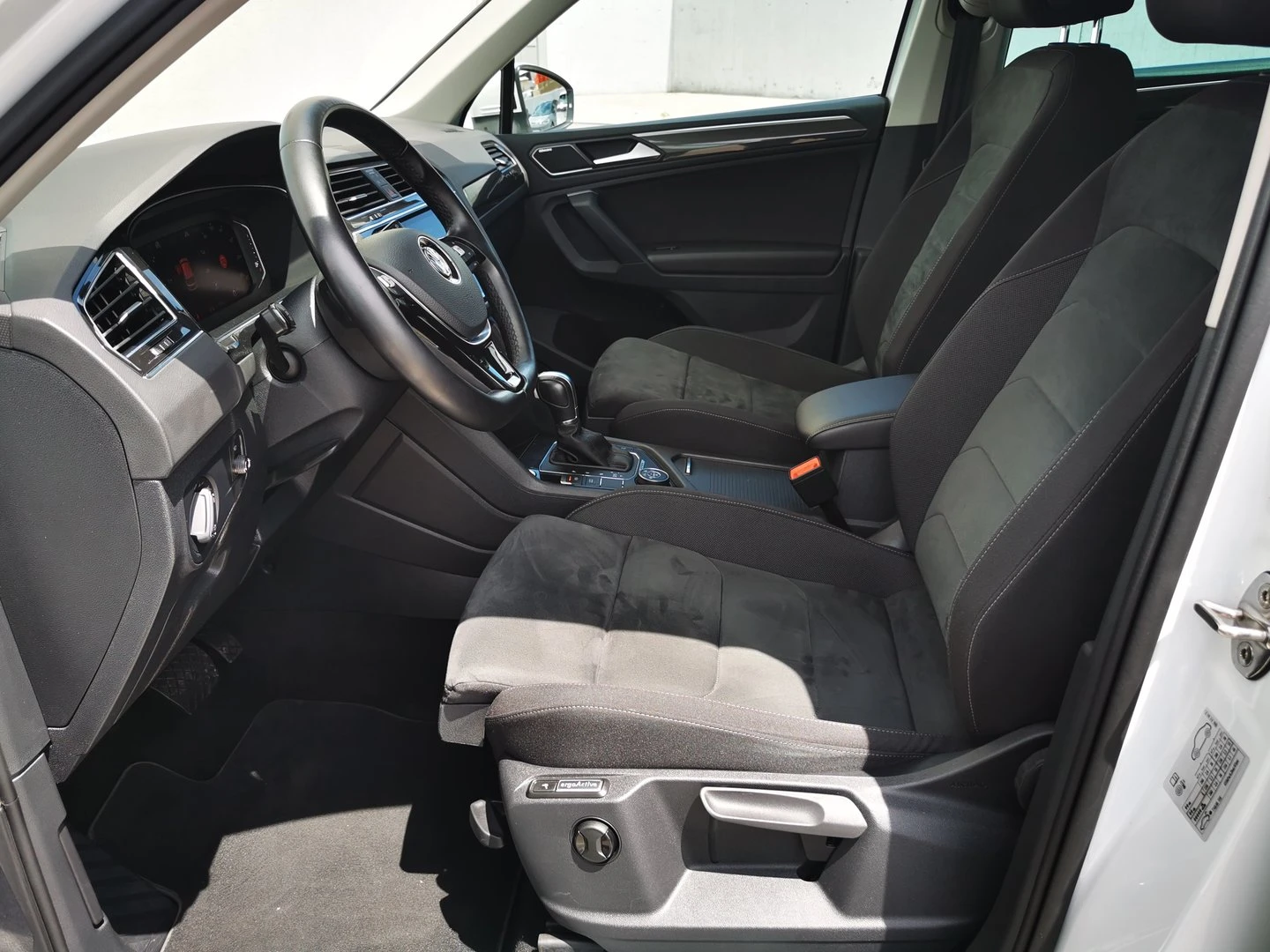 VW Tiguan 2.0 TDI SCR DSG 4MO Highline - изображение 5