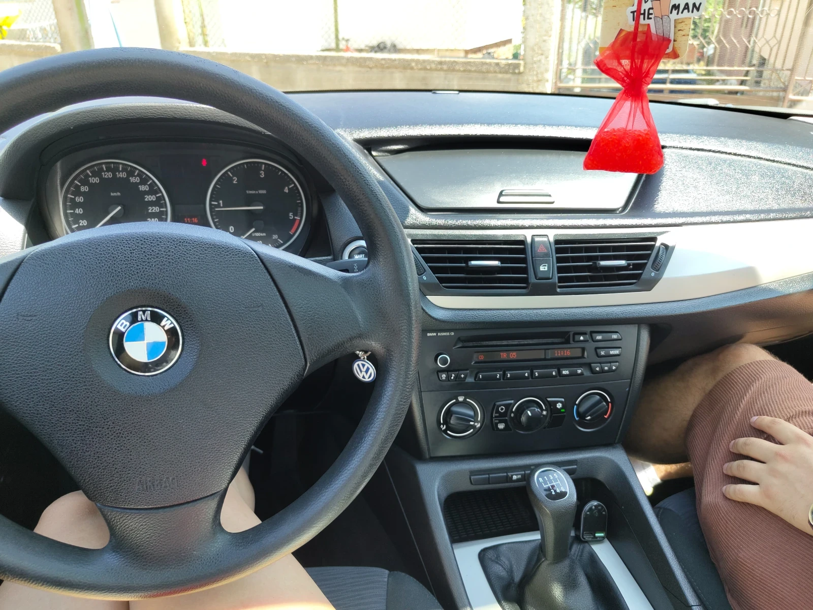 BMW X1 1.8d - изображение 8
