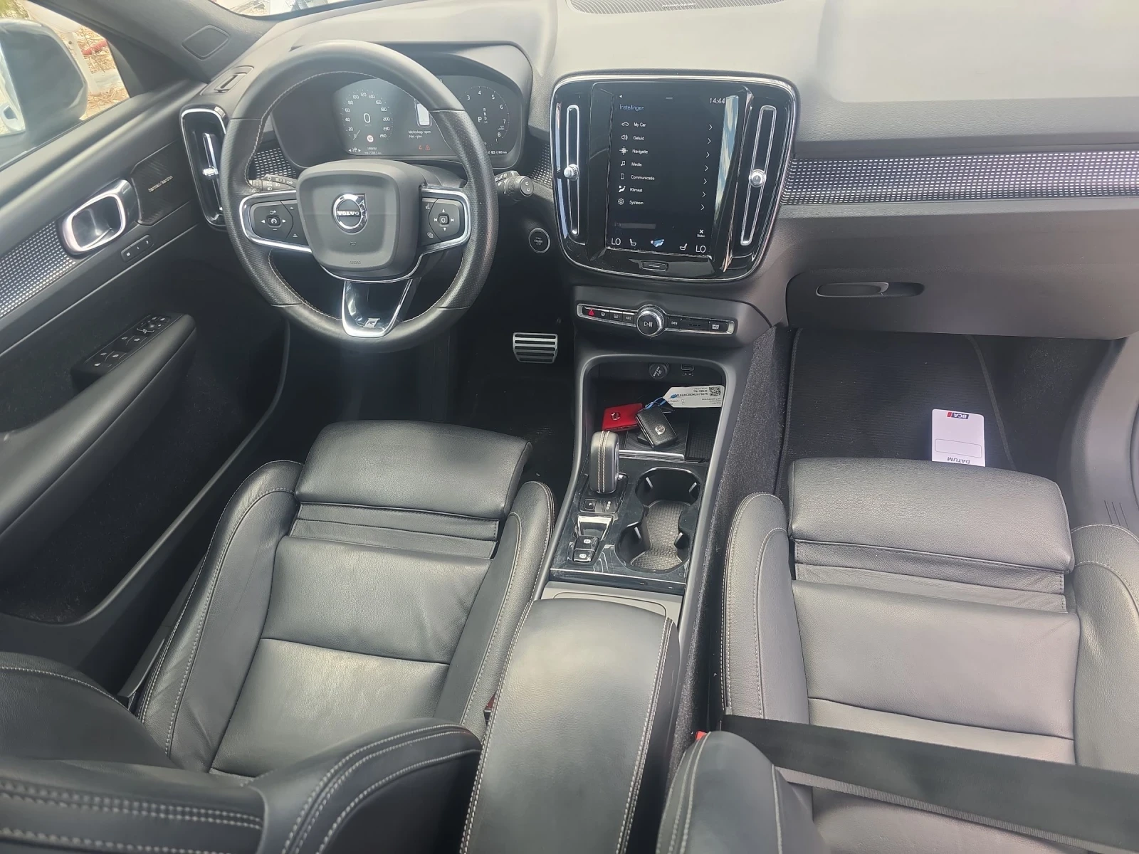 Volvo XC40 2.0Т 190кс R-Design - изображение 10
