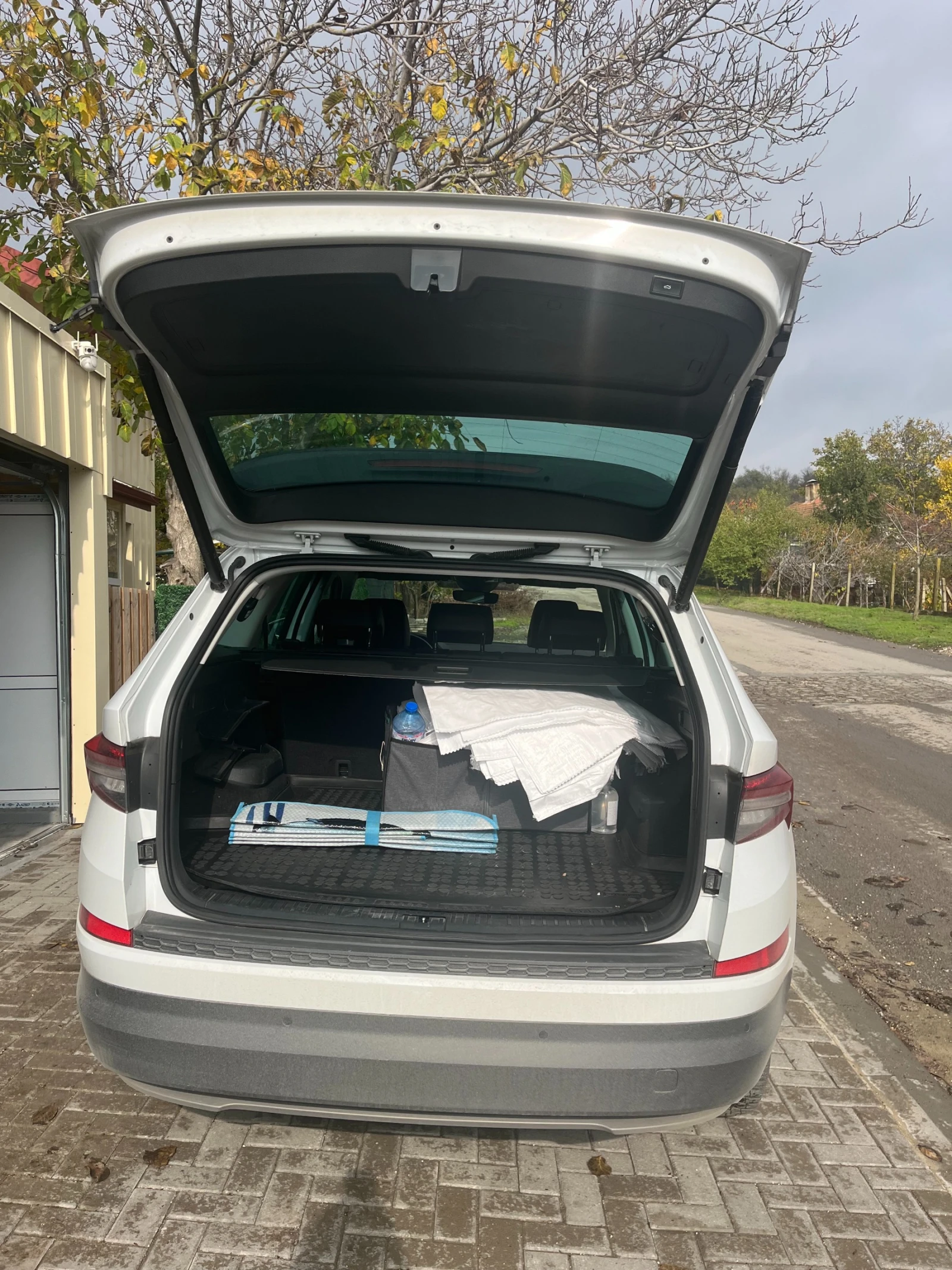 Skoda Kodiaq 2.0TDI, DSG 4x4, Navi, leder, IQ light - изображение 2