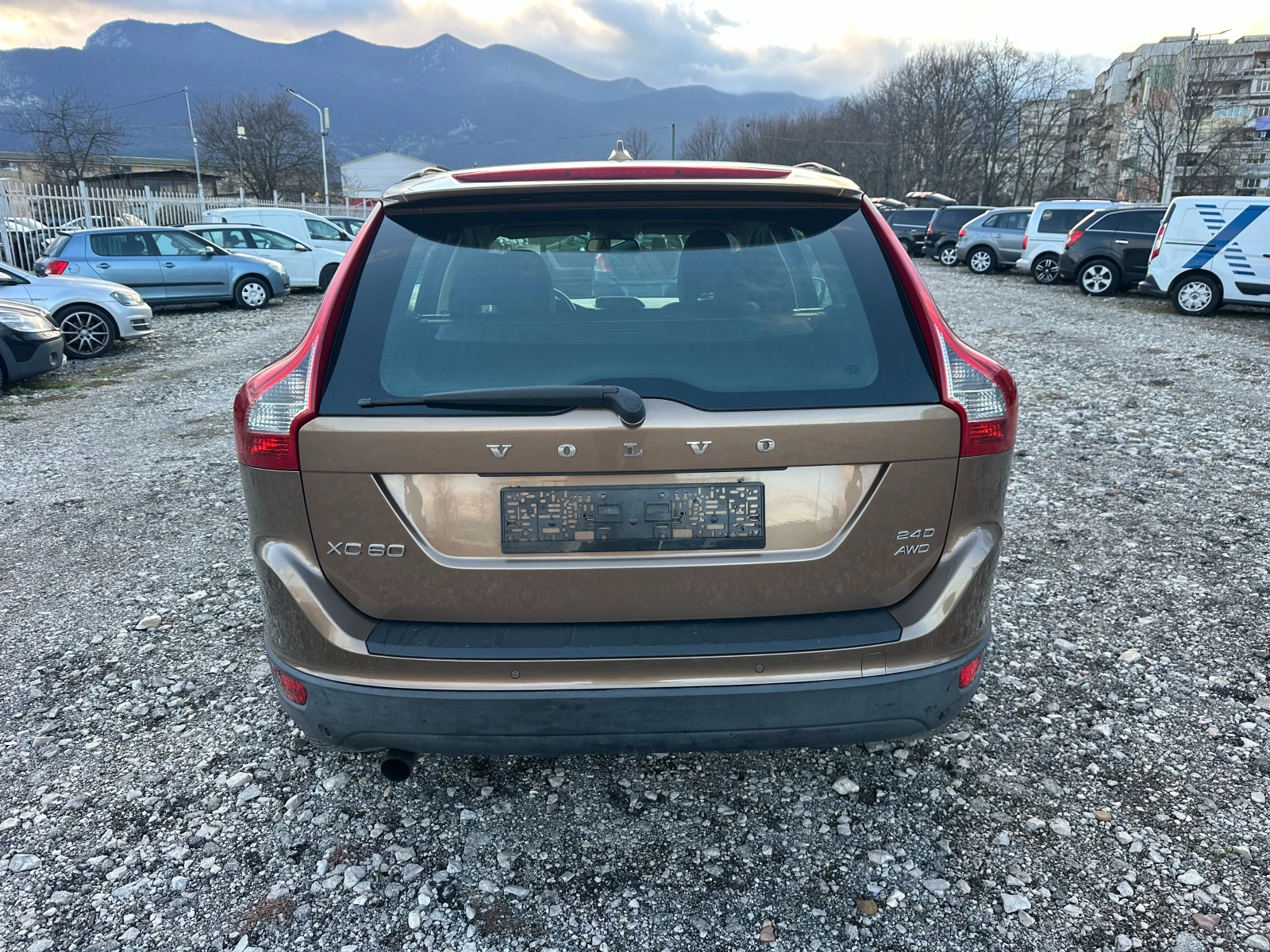 Volvo XC60 2.4TD163kc AUTOMAT ITALIA - изображение 4