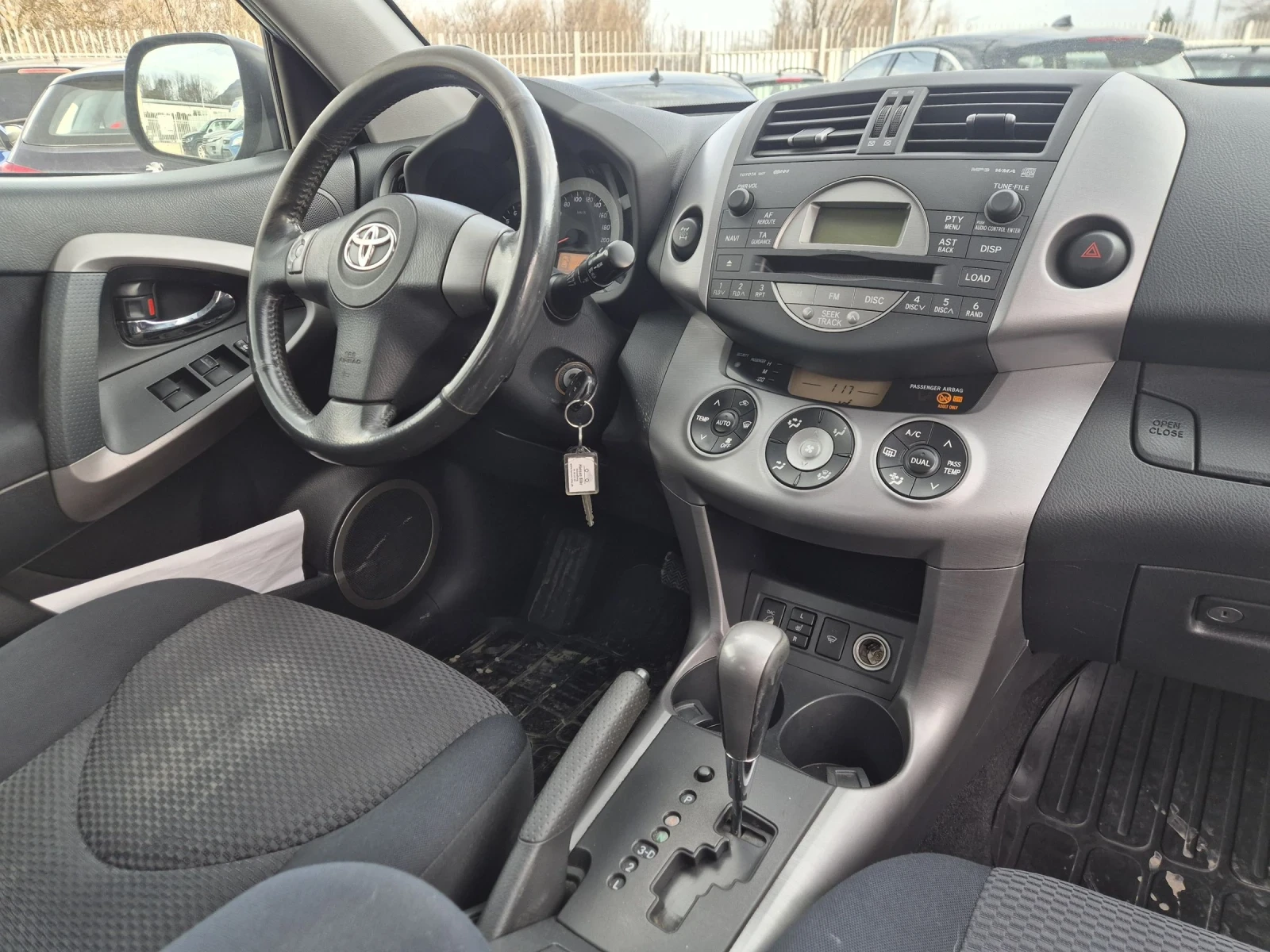 Toyota Rav4 2.0 4X4 AUTOMAT , снимка 10 - Автомобили и джипове - 52989513