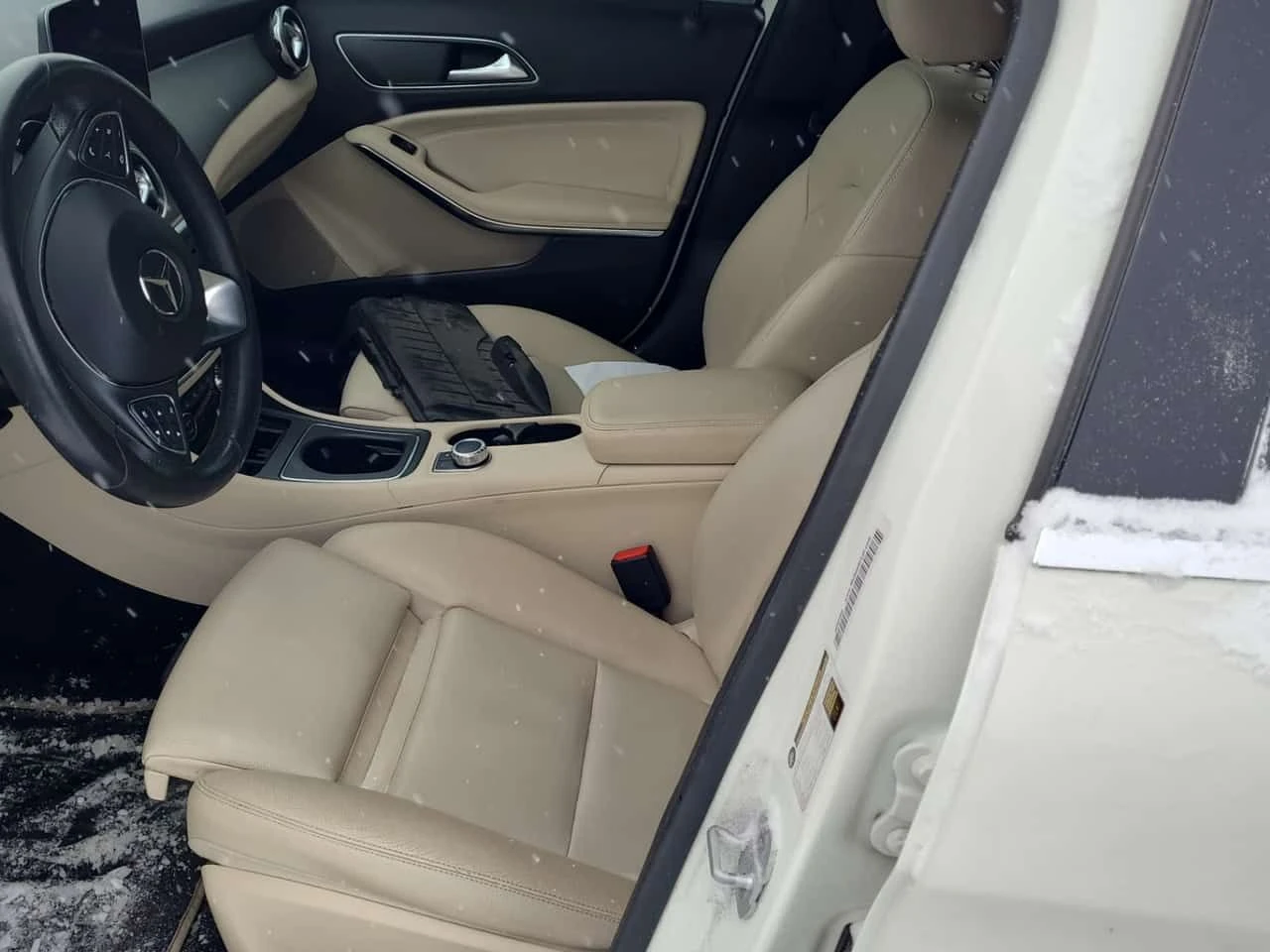 Mercedes-Benz GLA 250 * CARFAX *  ПАНОРАМА* ПОДГРЕВИ - изображение 6