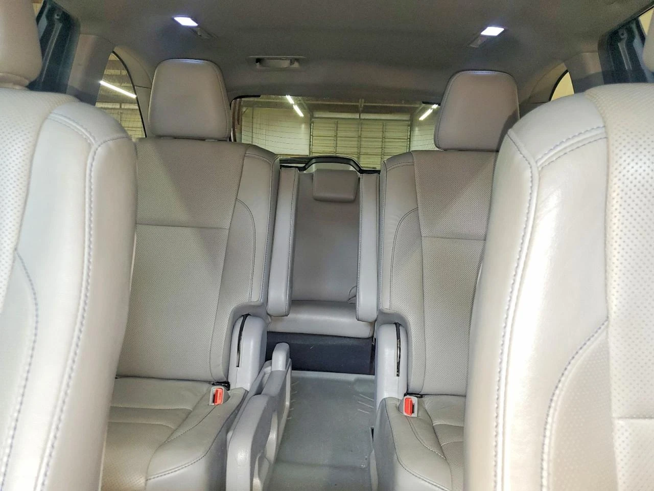 Toyota Highlander 3.5l Limited Platinum, снимка 10 - Автомобили и джипове - 54913956