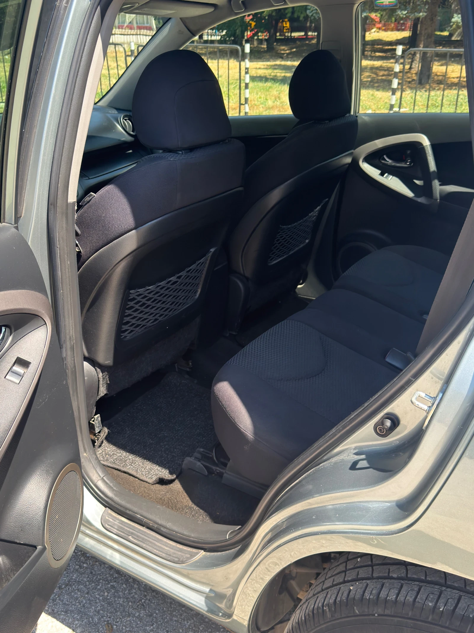 Toyota Rav4 2.2D4D, снимка 6 - Автомобили и джипове - 55574530