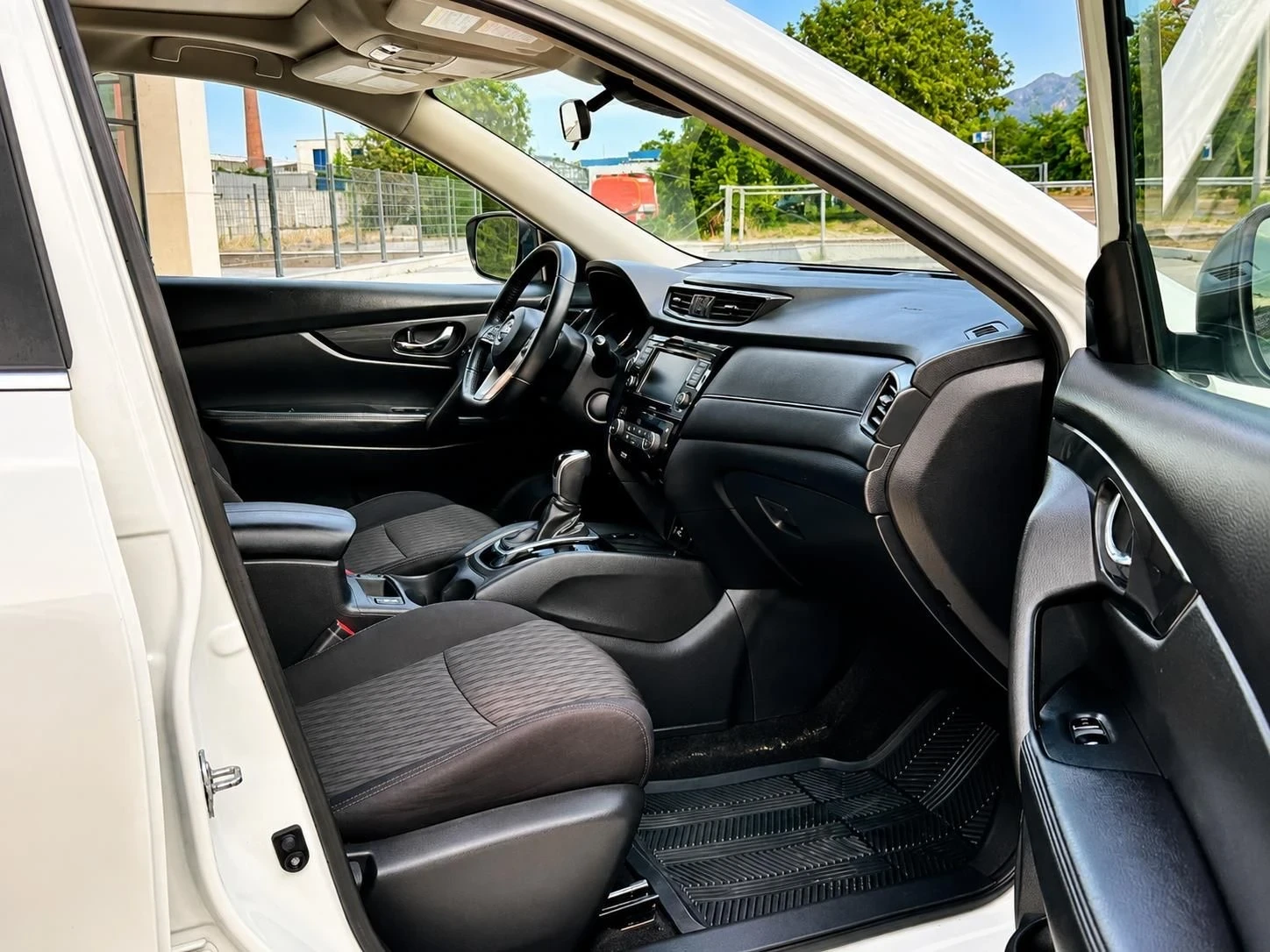 Nissan Rogue 2.5 4x4, снимка 10 - Автомобили и джипове - 55669410