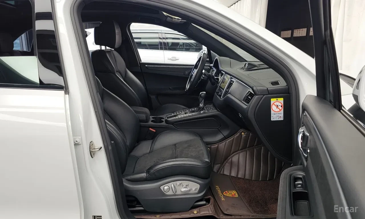 Porsche Macan GTS* Pano* 360* Chrono* B&O* Подгрев* , снимка 12 - Автомобили и джипове - 55752735