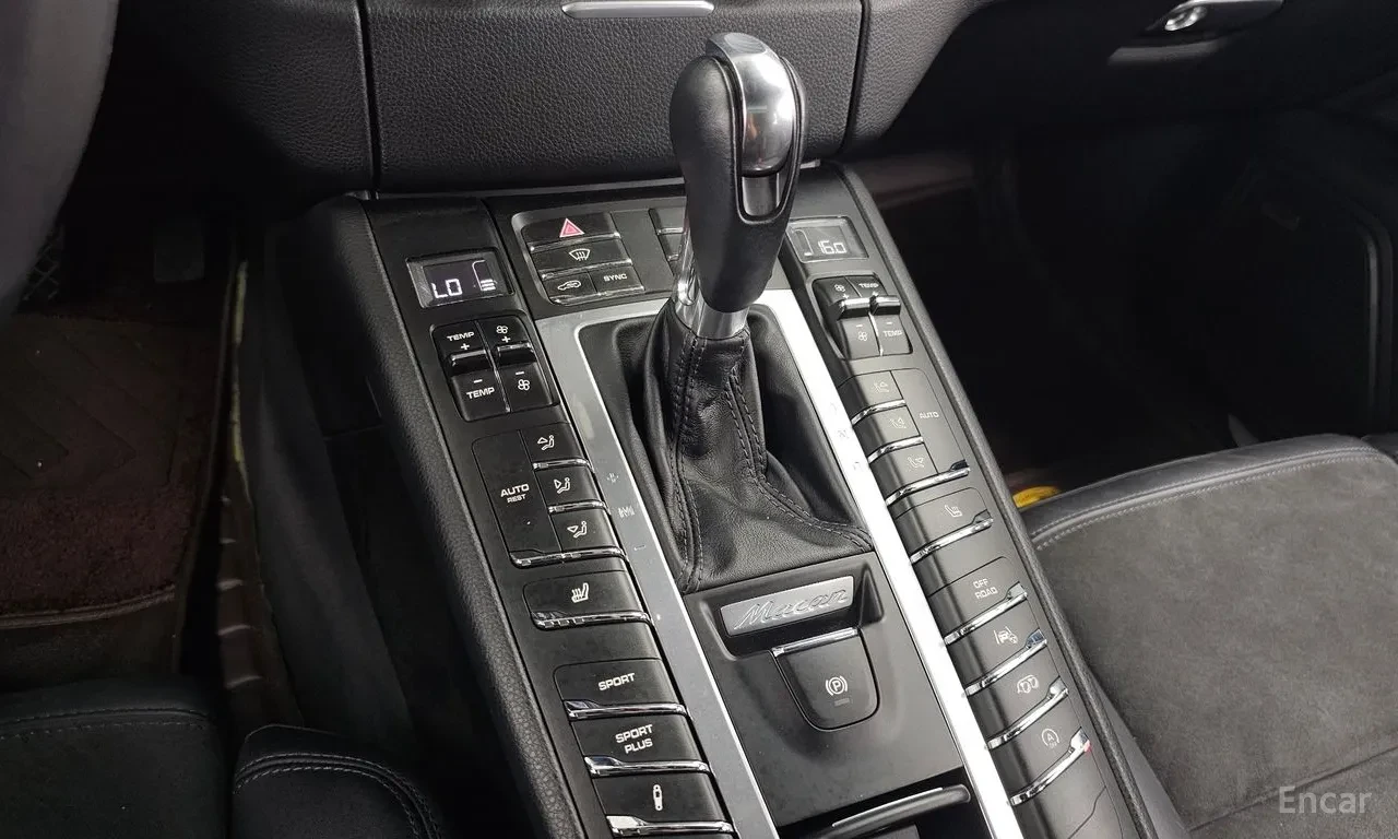 Porsche Macan GTS* Pano* 360* Chrono* B&O* Подгрев* , снимка 10 - Автомобили и джипове - 55752735