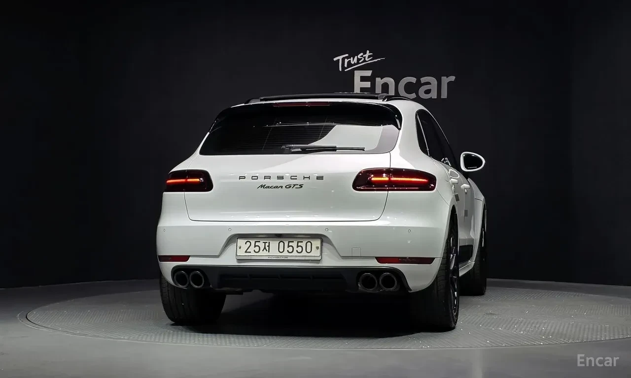 Porsche Macan GTS* Pano* 360* Chrono* B&O* Подгрев* , снимка 4 - Автомобили и джипове - 55752735